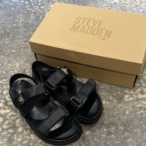 Steve Madden Kids Black Strap Sandals with gold hardware